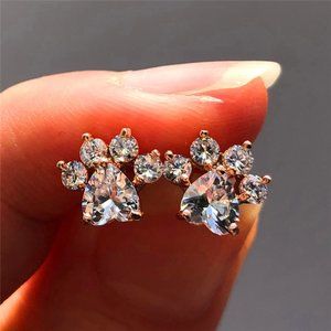 *NEW 18K Rose Gold Diamond Paw Heart Stud Earrings